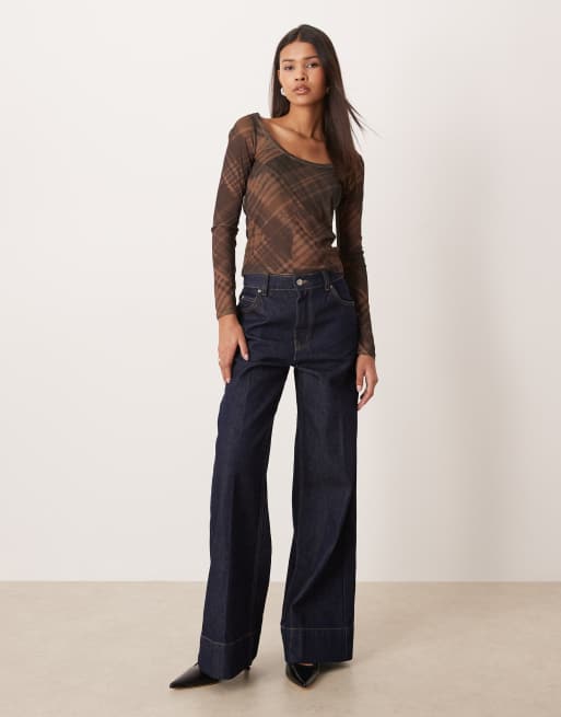 ASOS DESIGN - Top van doorzichtig mesh met lage ronde hals in bruin, 2 van 4