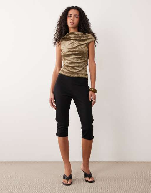 ASOS DESIGN top van fluweel en mesh met hoogsluitende hals en gedrapeerde rug in olijfgroen, 4 van 4