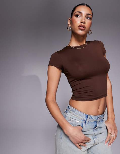 ASOS DESIGN - Top van glad polyamide met korte mouwen in chocoladebruin - view 1