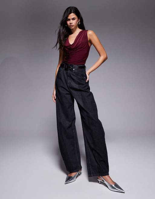ASOS DESIGN - Top van gladde stof met gedrapeerde hals in bordeauxrood, 2 van 4