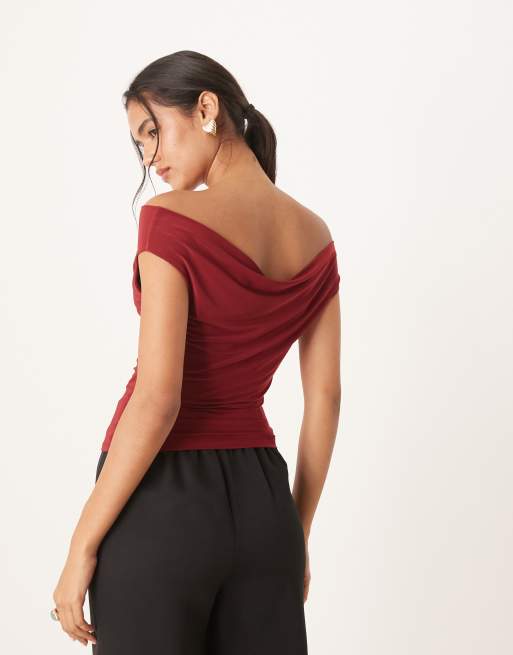 ASOS DESIGN - Top van gladde stof met gedrapeerde halslijn in wijn, 2 van 4