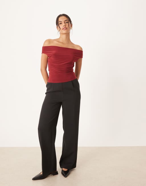 ASOS DESIGN - Top van gladde stof met gedrapeerde halslijn in wijn, 4 van 4