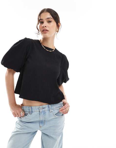 ASOS DESIGN - Top van kreukelstof met pofmouwen in zwart - view 1