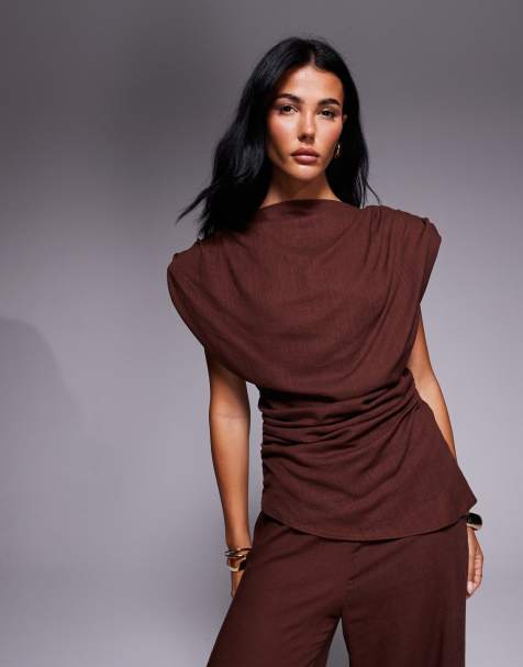 ASOS DESIGN - Top van linnenmix met schoudervullingen en gedrapeerd detail in bruin, deel van co-ord set - view 1