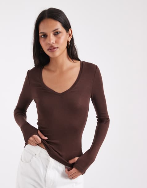 ASOS DESIGN top van lyocellmix met V-hals en lange mouwen in chocoladebruin - view 1
