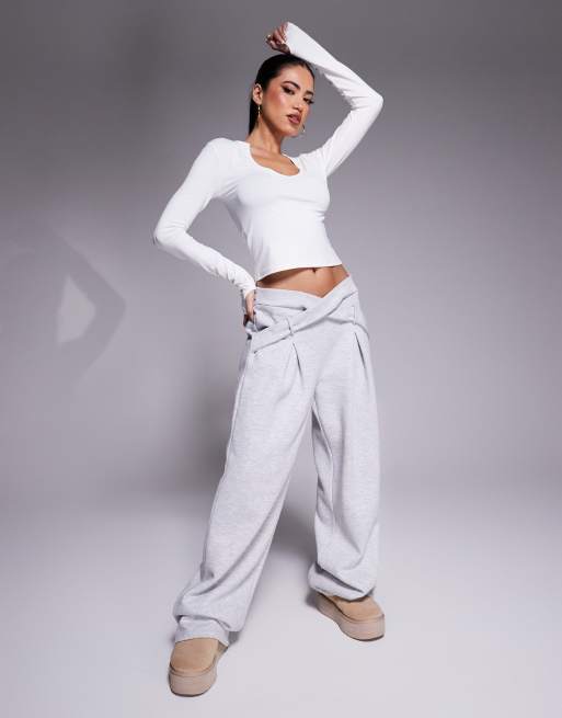 ASOS DESIGN - Top van polyamide met inkeping in de hals en duimgaten in ecru, 3 van 4