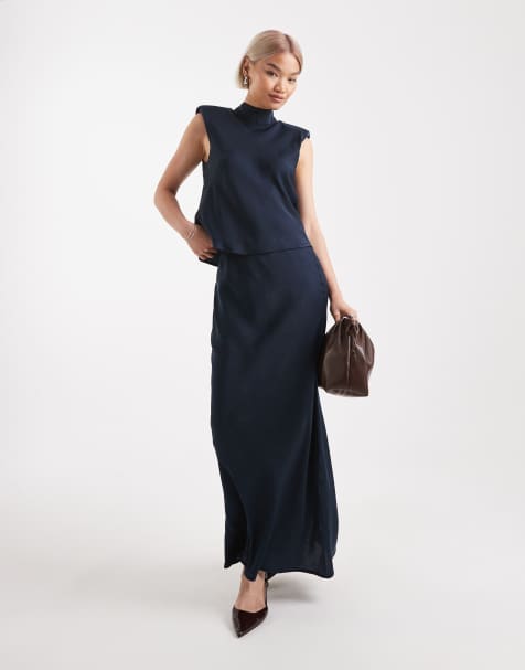 ASOS DESIGN - Top van satijn met gestrikte hals in marineblauw, deel van co-ord set - view 1