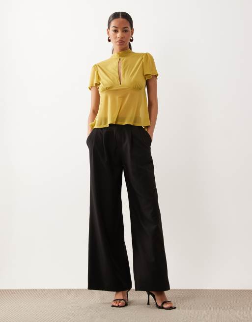 ASOS DESIGN - Top verde oliva de manga corta con detalle de abertura, 3 de 4
