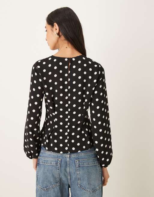 ASOS DESIGN – Top w groszki z długimi rękawami i baskinką, 4 z 4