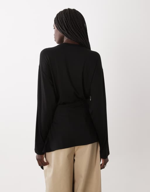 ASOS DESIGN top z drapowanym, kopertowym detalem przy dole w czerni, 4 z 4