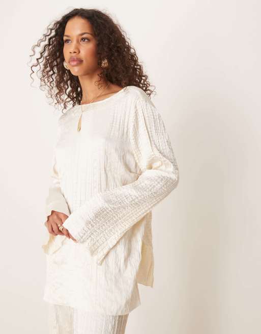 ASOS DESIGN – Top z długim rękawem z marszczonej satyny w kolorze złamanej bieli, część zestawu