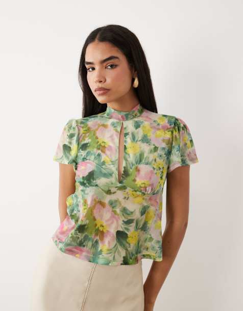 ASOS DESIGN – Top ze zwiewnej siateczki, z rozkloszowanymi rękawami i wiązaniem z tyłu, w kwiatowy wzór - view 1
