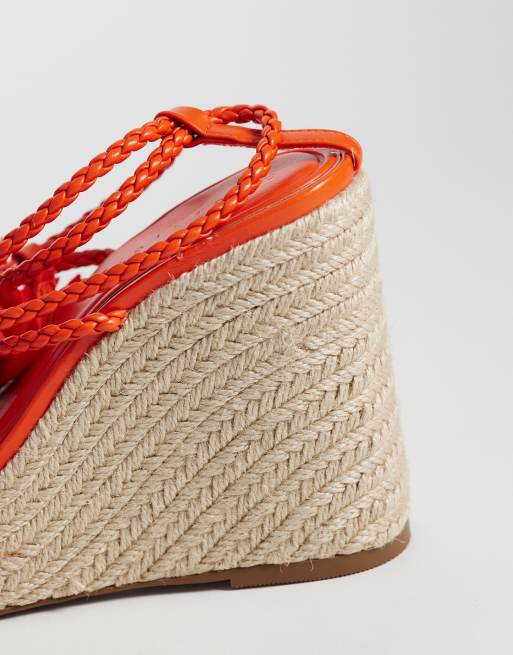 ASOS DESIGN – Topaz – Röda skor med kilklackar, fyrkantig tå och blomdetalj, 3 av 4