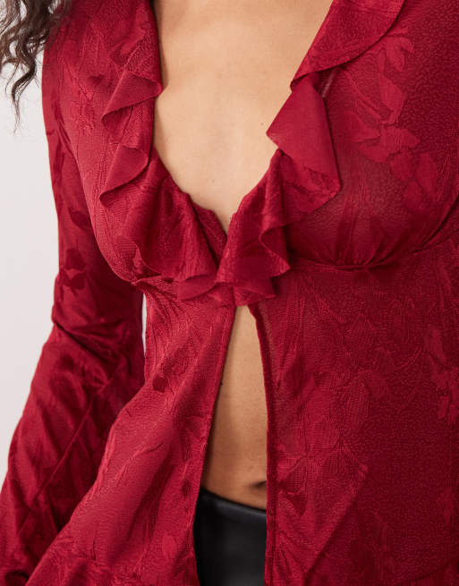ASOS DESIGN topp i devoré-satin med volang i rött, 4 av 4