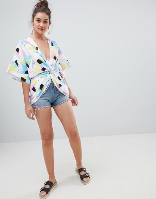 ASOS DESIGN – Topp med knut framtill och kimonoärm i grafikmönster, 4 av 4