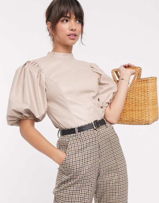 ASOS DESIGN – Topp med puffärm i PU
