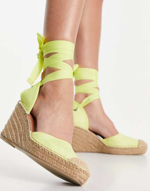 ASOS DESIGN - Tori - Espadriller med kilehæl og bindebånd om benet i citrongul