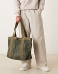 [ASOS DESIGN] ASOS DESIGN tote bag with snake print in khaki-Green No Size KHAKI