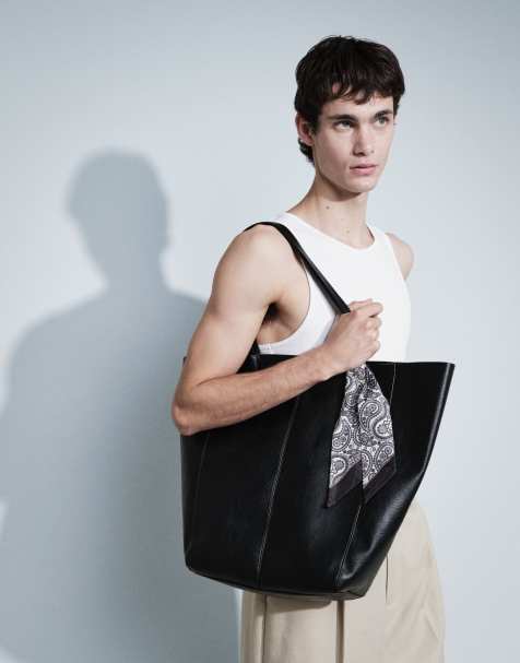 ASOS DESIGN - Tote tas van imitatieleer met satijnen sjaal met paisley motief in zwart - view 1