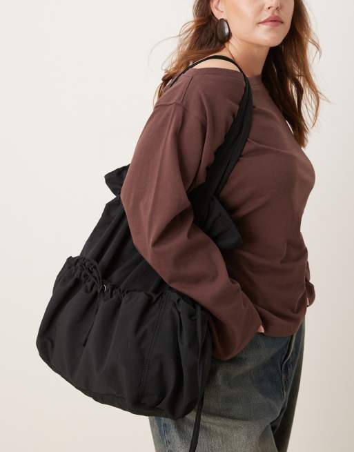 ASOS DESIGN - Tote tas van nylon met gerimpelde zak in zwart, 4 van 4