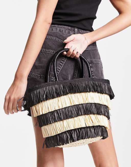 ASOS DESIGN - Tote van stro met franje in zwart en naturel 