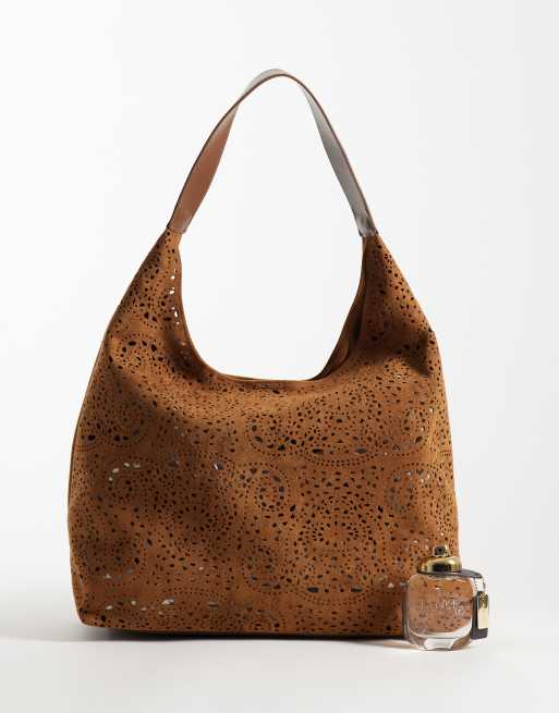 ASOS DESIGN toteväska i mockaimitation med utskurna detaljer och innerpåse i tan, 2 av 4