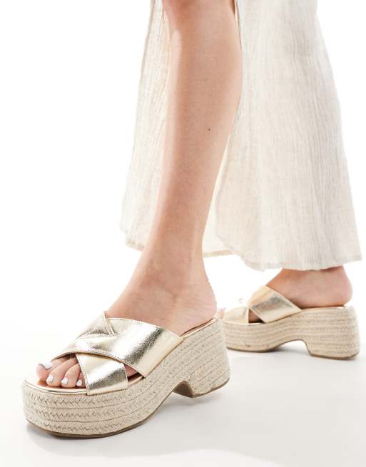 ASOS DESIGN Toy Zeppe con fascette incrociate color oro ASOS