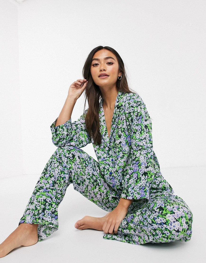 ASOS DESIGN - Traditionele pyjamaset van 100% modal met fijne bloemenprint-Multi