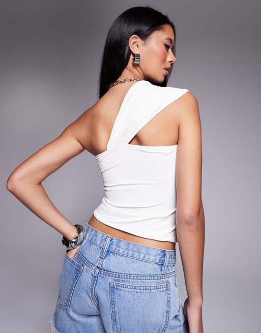 ASOS DESIGN – Trägerlose Top in Ecru mit Cape-Ärmel und verdrehtem Detail, 4 von 4