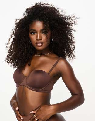 ASOS DESIGN - Trägerloser BH aus Mikrofaser in Braun mit geformten Körbchen-Brown