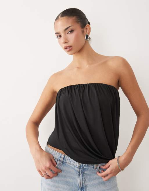 ASOS DESIGN – Trägerloses, asymmetrisch drapiertes Oberteil aus anschmiegsamem Material in Schwarz, 3 von 4
