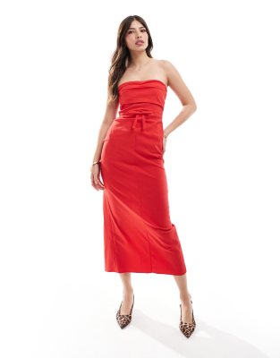 ASOS DESIGN - Trägerloses Bengaline-Midikleid in Rot mit Schleifendetail in der Taille