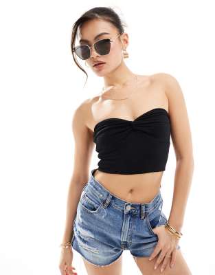 ASOS Design - Trägerloses Crop-Top in Schwarz mit verdrehter Brustpartie