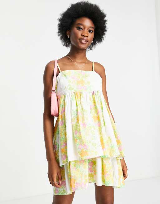 ASOS DESIGN – Trägerloses, doppellagiges Mini-Sommerkleid mit Rückenschnürung, abnehmbaren Trägern und geblümtem Tapetenmuster