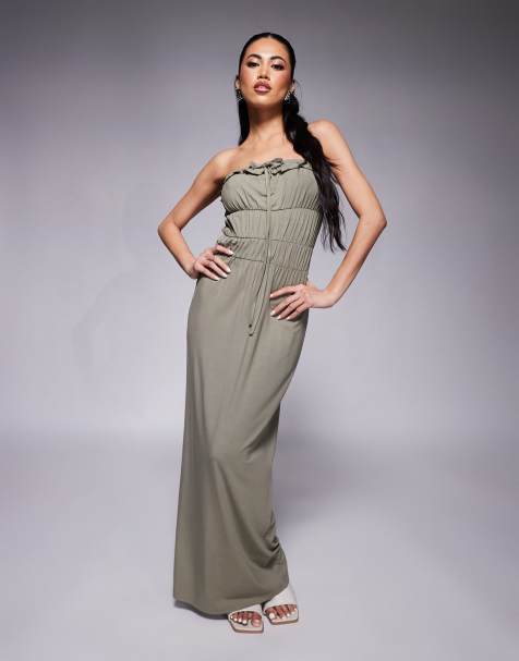 ASOS DESIGN – Trägerloses, gestuftes Maxikleid in Khaki mit gerafftem Design - view 1