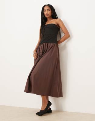 ASOS DESIGN - Trägerloses Hybrid-Midikleid in Braun