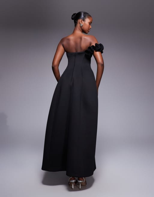 ASOS DESIGN – Trägerloses Maxikleid aus neoprenartigem Stoff in Schwarz mit Blumendetail, 3 von 4