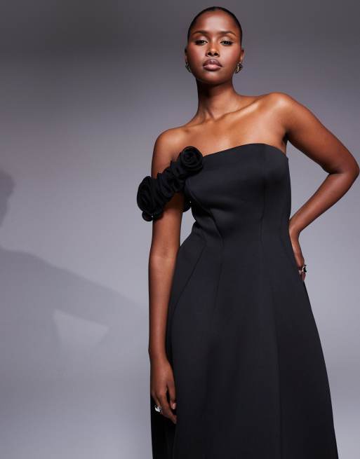 ASOS DESIGN – Trägerloses Maxikleid aus neoprenartigem Stoff in Schwarz mit Blumendetail, 4 von 4
