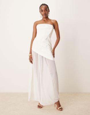 ASOS DESIGN - Trägerloses Maxikleid in Elfenbein mit Chiffon-Rock, hohem Schlitz und Struktur-Weiß