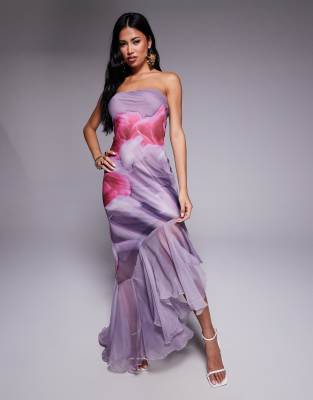 ASOS DESIGN - Trägerloses Maxikleid in Flieder mit abstraktem Blumenmuster und asymmetrischem Rüschensaum-Bunt