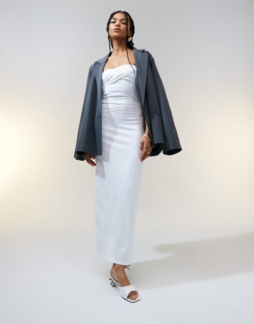 ASOS DESIGN – Trägerloses Midaxi-Kleid in Weiß mit verdrehter Brustpartie, 3 von 4
