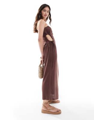 ASOS DESIGN - Trägerloses Midi-Sommerkleid aus Leinen in Schokobraun mit gerafftem Zierausschnitt-Brown