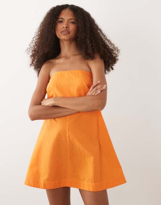 ASOS DESIGN – Trägerloses Mini-Sommerkleid aus Baumwollleinen in Mandarine-Orange, 4 von 4