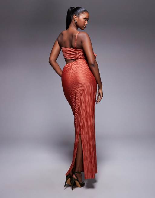 ASOS DESIGN – Trägerloses Plissee-Maxikleid in Rostrot mit Cut-out und verdrehtem Detail, 4 von 4