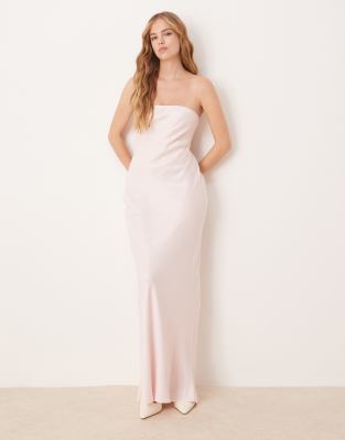 ASOS DESIGN - Trägerloses Satin-Maxikleid in Rosa mit Schrägschnitt