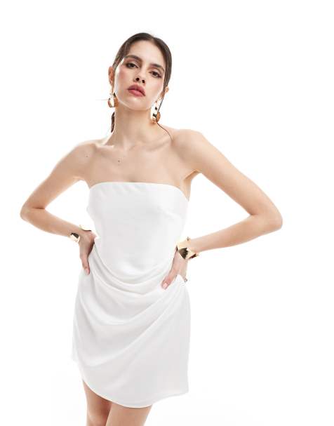 ASOS DESIGN – Trägerloses Satin-Minikleid in Weiß mit geraffter Taille - view 1