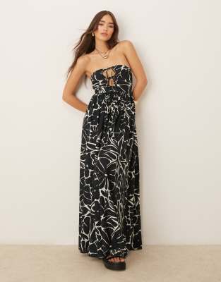 Trägerloses Sommer-Strandkleid in Maxilänge mit Blumenmuster in Schwarz-Weiß, Leinenanteil und Schnürung Schwarz 36