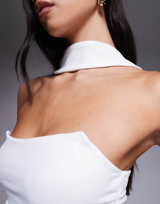 ASOS DESIGN – Trägerloses, strukturiertes Longline-Oberteil in Elfenbein mit Schaldetail am Ausschnitt, 3 von 4