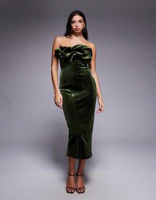 ASOS DESIGN - Trägerloses, strukturiertes Midikleid in Khakigrün aus gebondetem Samt mit Rüschenmiederdetail