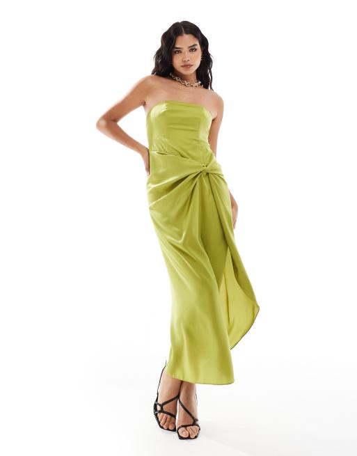 ASOS DESIGN – Trägerloses, wadenlanges Kleid in Grün mit geknotetem Rockteil